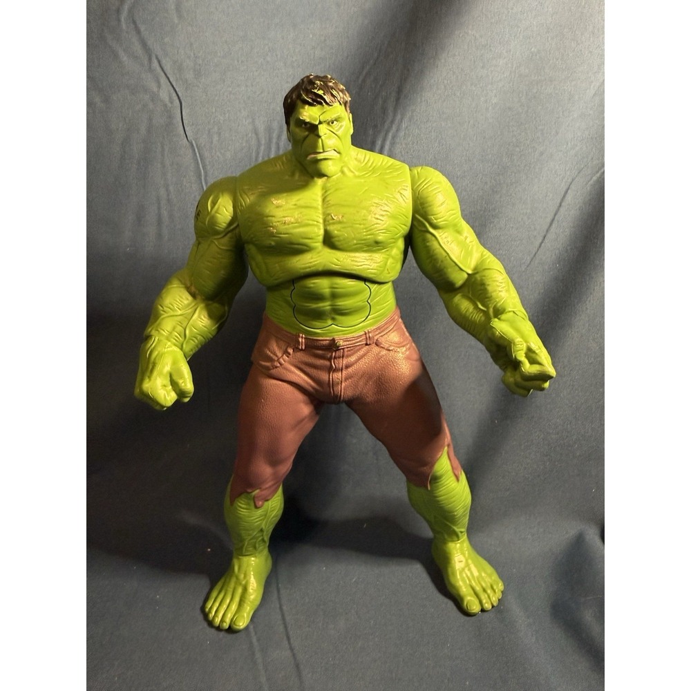 2012 Hasbro Hulk Action Figure 10 inch‎ Smash Action And Talking Green